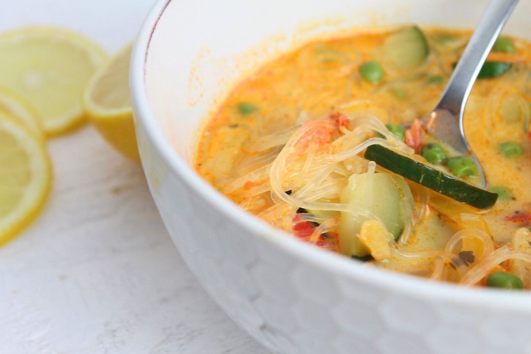 Schnelle vegetarische Currysuppe mit Glasnudeln