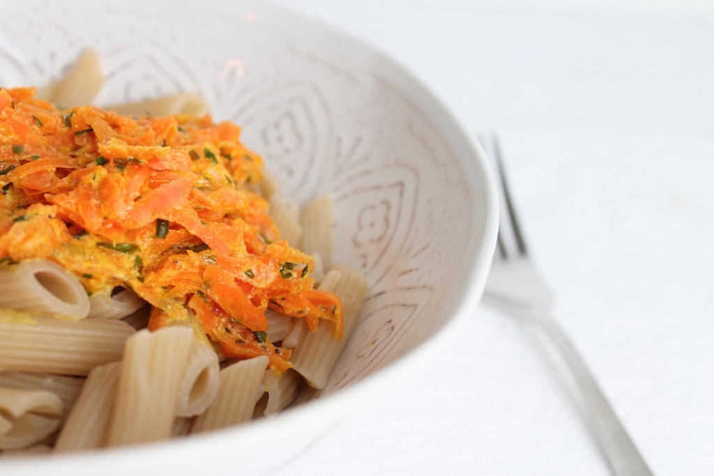 Nudeln mit Karotten - Schnelles Pastagericht Nudeln mit Karotten - Schnelles Pastagericht